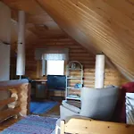 Viihtyisae Hirsimoekki Jaerven Rannalla Siikainen