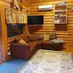 Chalet Viihtyisae Hirsimoekki Jaerven Rannalla Siikainen