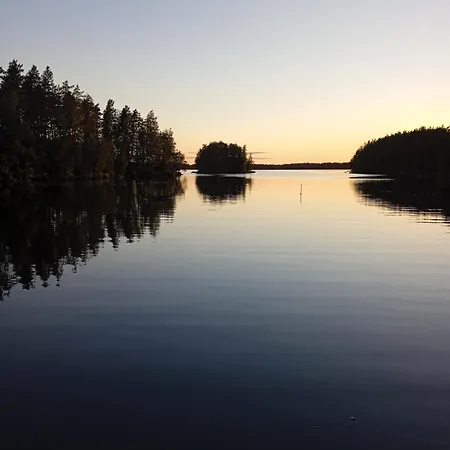 Domek alpejski Viihtyisae Hirsimoekki Jaerven Rannalla
