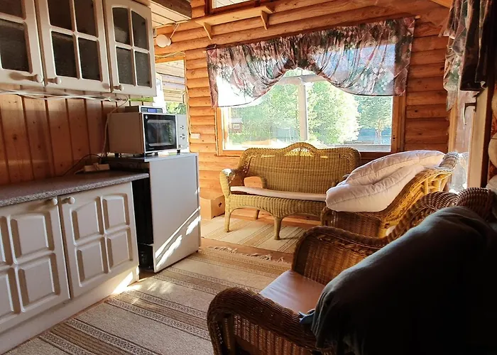 Chalet Viihtyisae Hirsimoekki Jaerven Rannalla *