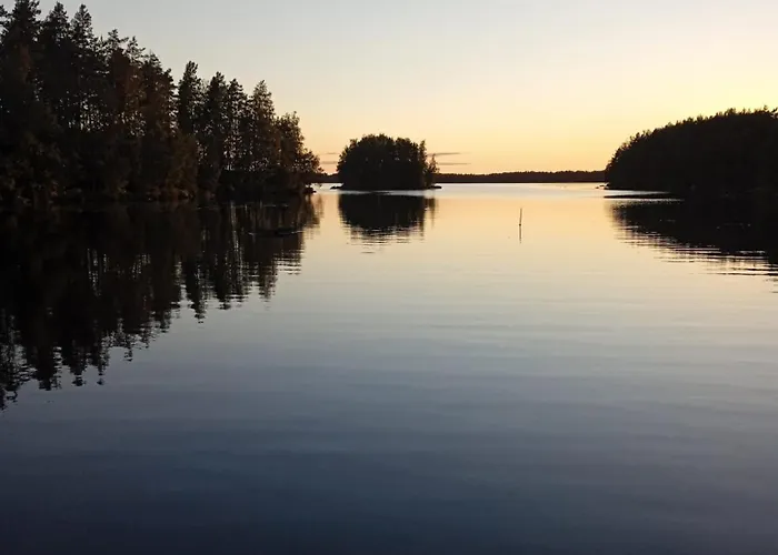 Chalet Viihtyisae Hirsimoekki Jaerven Rannalla