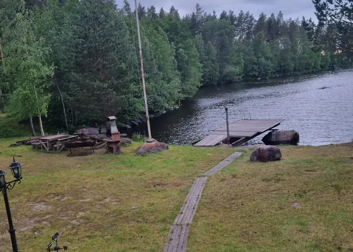 Chalet Viihtyisae Hirsimoekki Jaerven Rannalla Siikainen